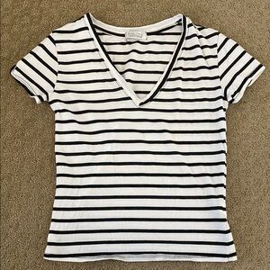 Juniors' Black and White Stripped Short Sleeve Tee